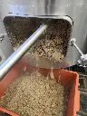 Vybírání mláta – příplatková dvířka nové sestavy v provozu